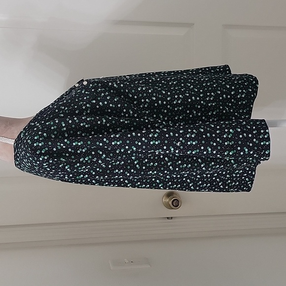Notations, Size L Black with Green Polka Dot Button Down Roll Tab Sleeve Shirt - Picture 6 of 11